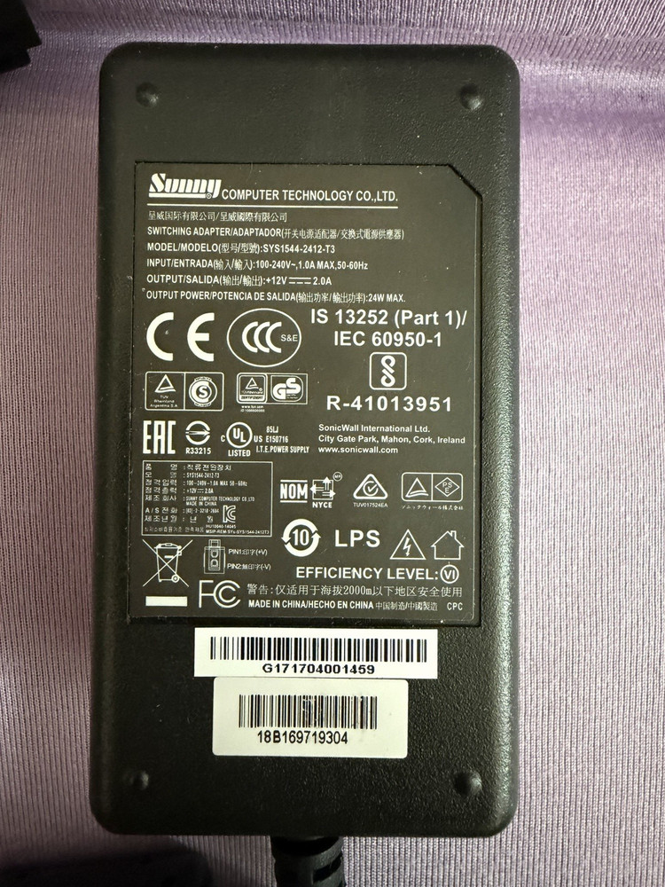 SonicWall TZ300 Firewall w/PowerSupply APL28-0B4 Registration transferable