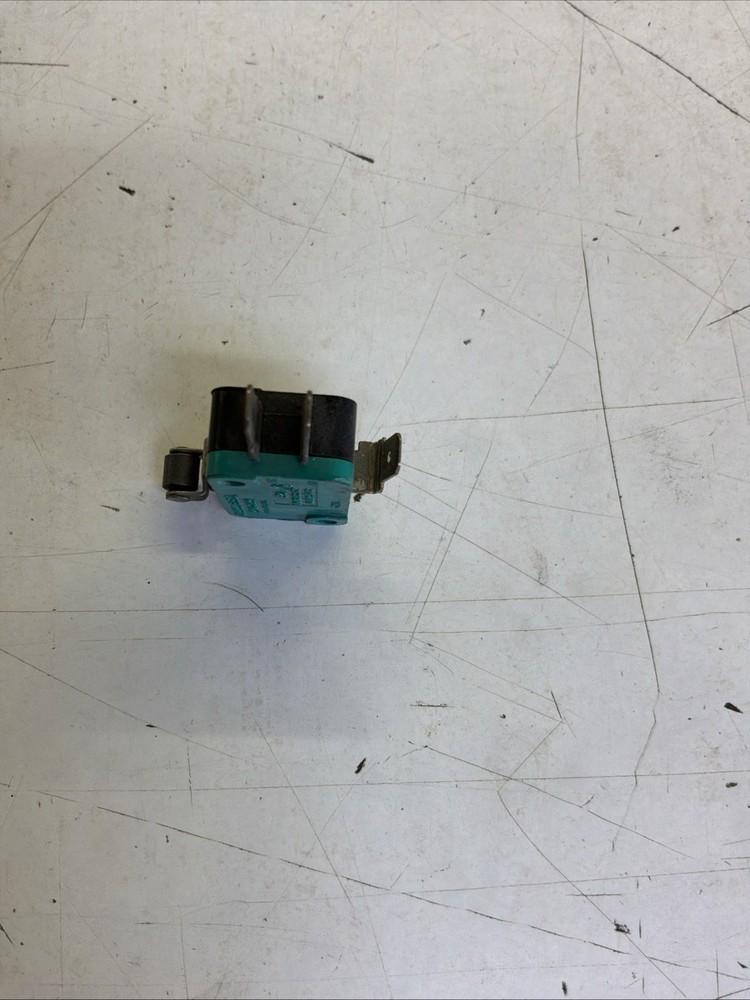 MICRO SWITCH Green SET OF 10 PCS Model # E21-10K WITH ROLLER LEVER