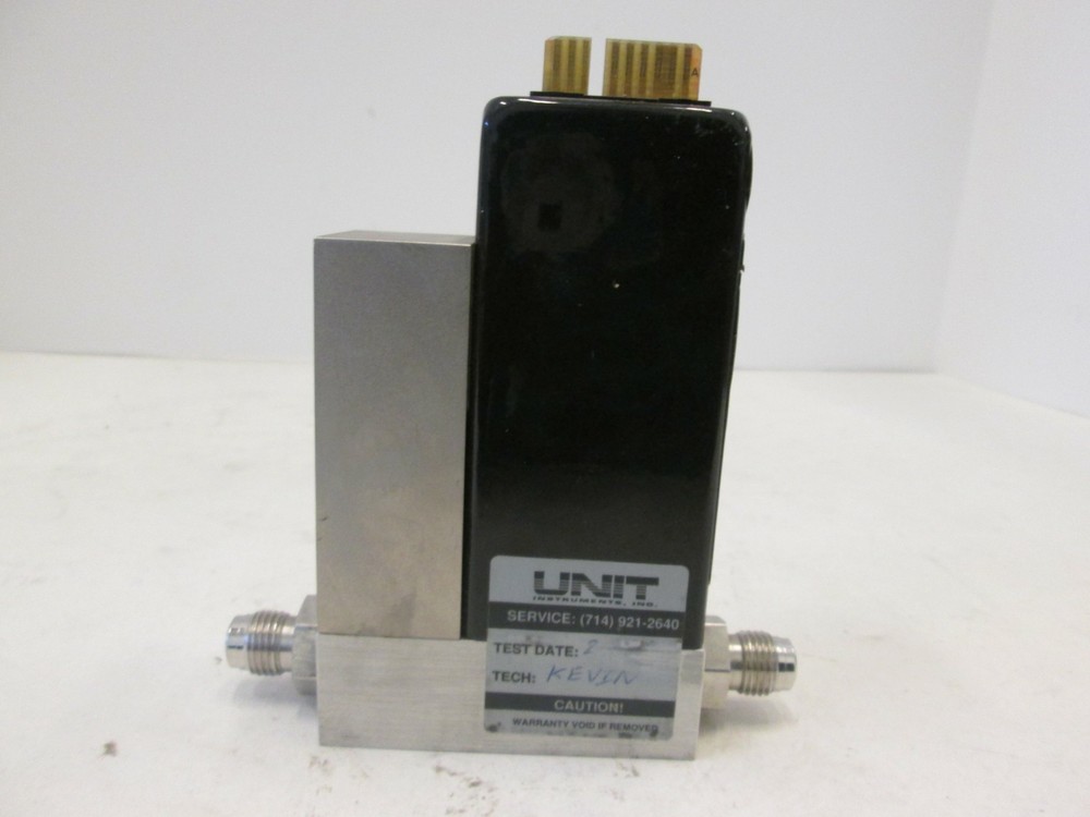 Unit UFC-1110N Mass Flow Controller MFC, N2, 20 SLM, Used
