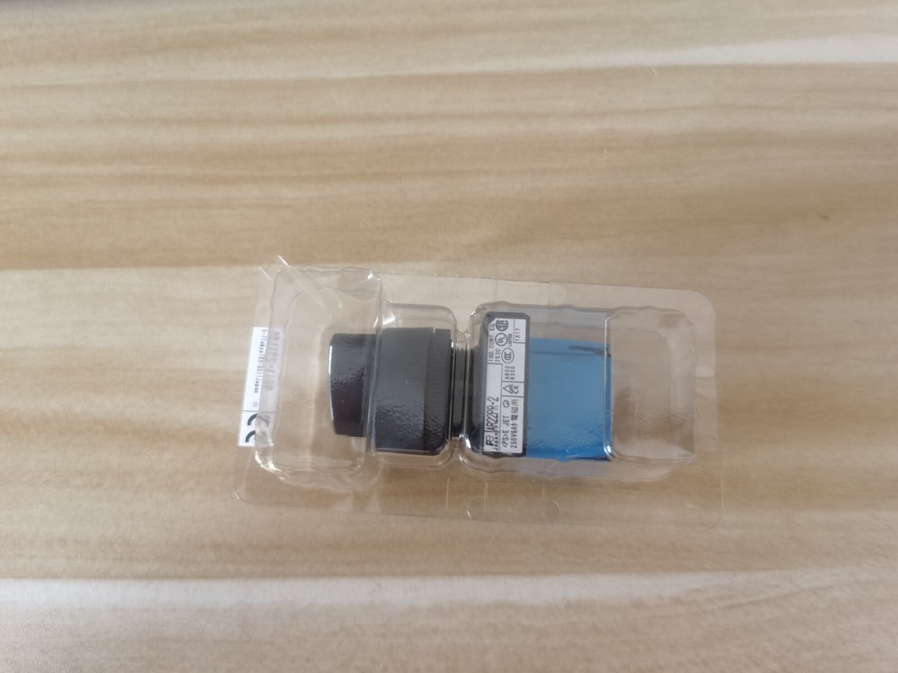 1PC New Fuji AR22PR-210B AR22PR210B Pushbutton Switch