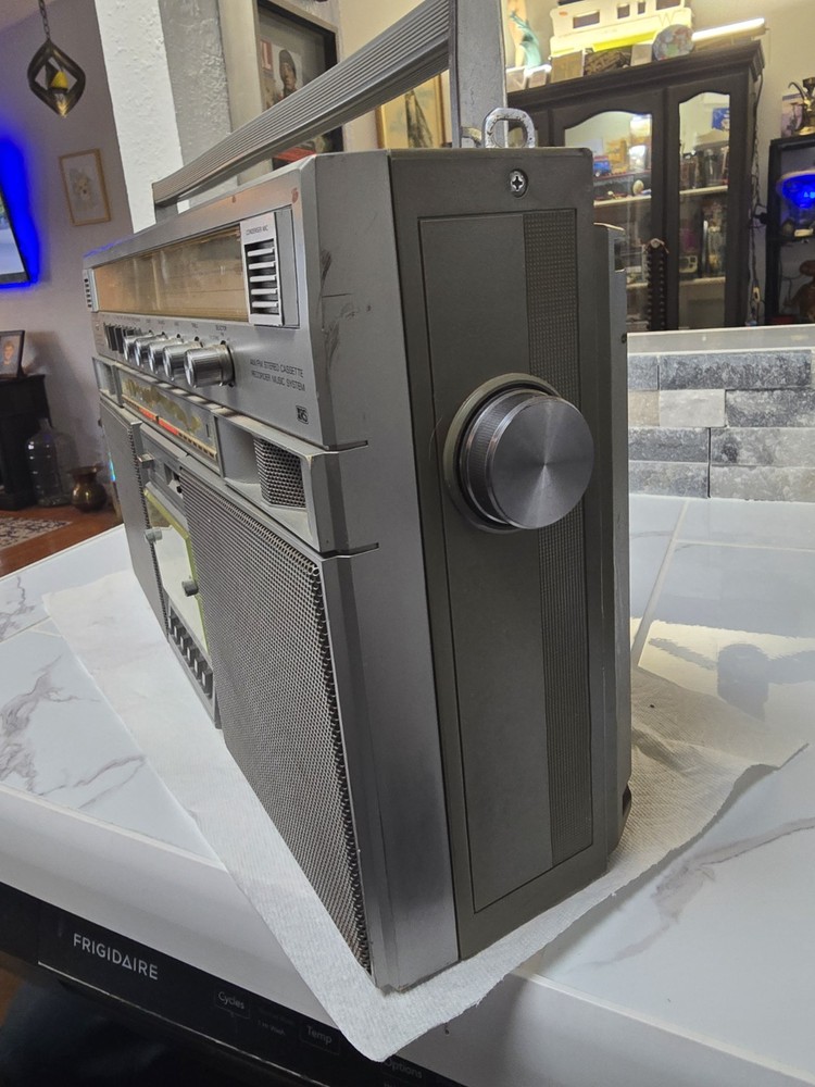 Vintage Realistic Scr 8 Read Description
