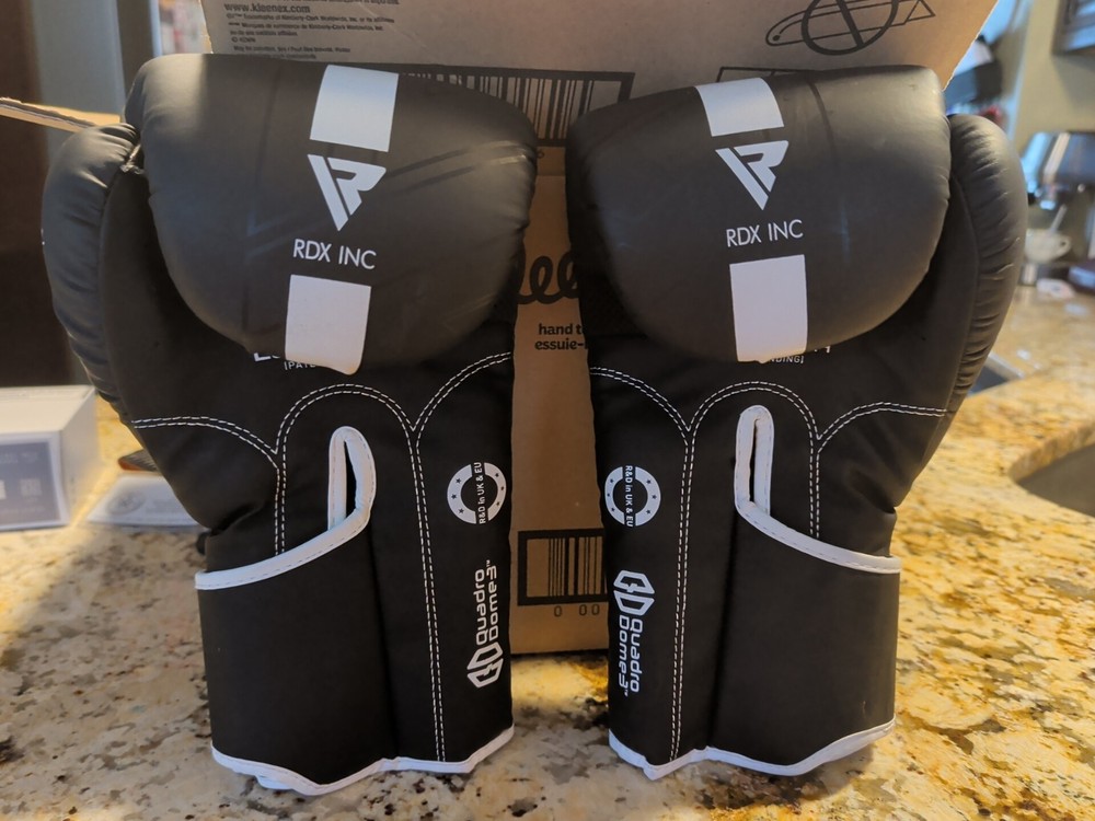 rdx boxing gloves Black And White 10oz