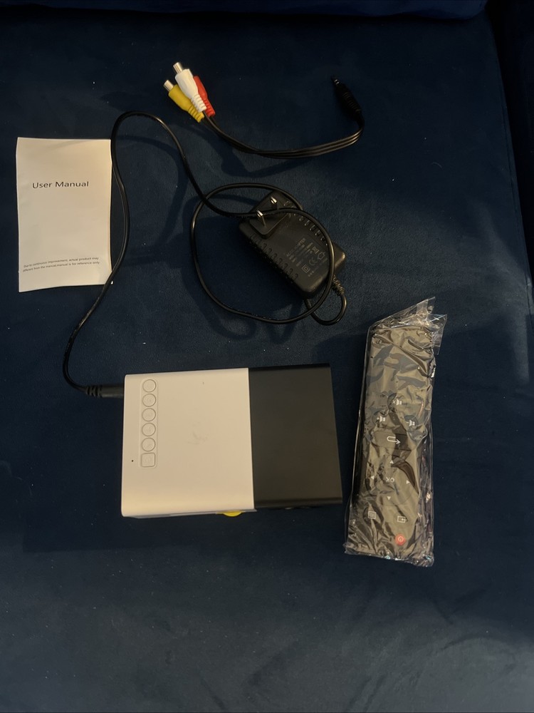 Desktop High Resolution LED Projector With Controller Tested Works Black White