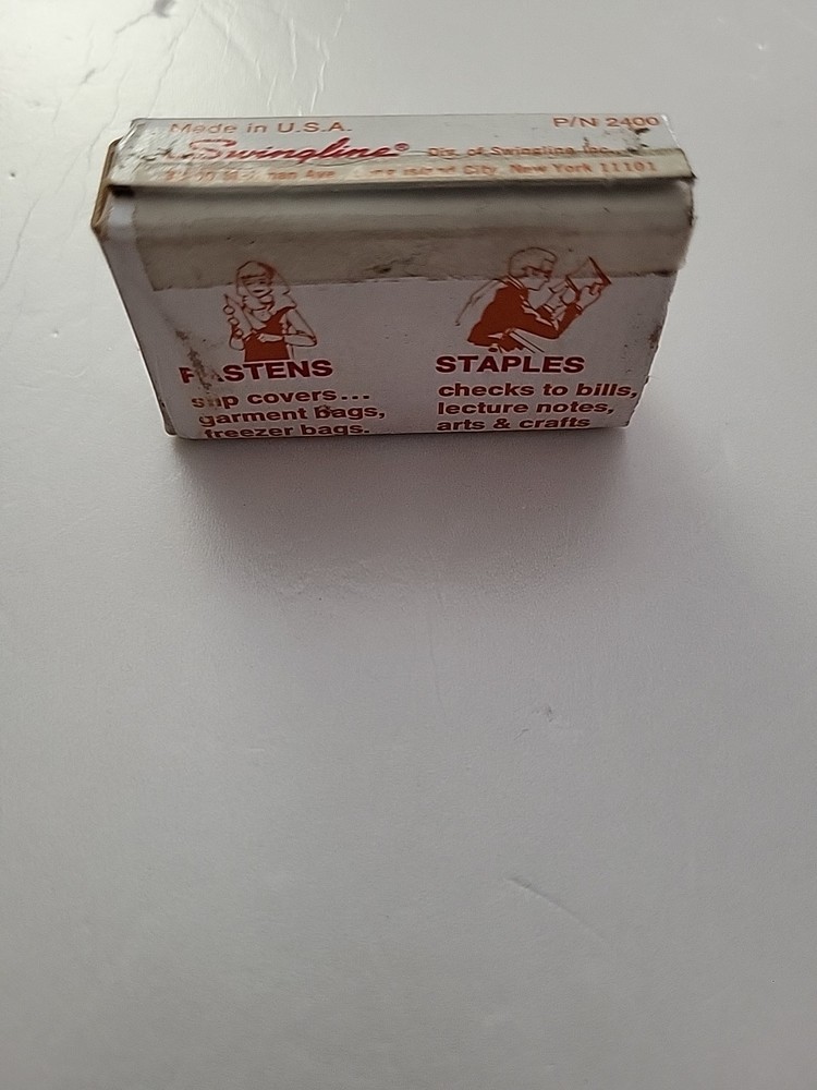Swingline Cub Staples Open Box