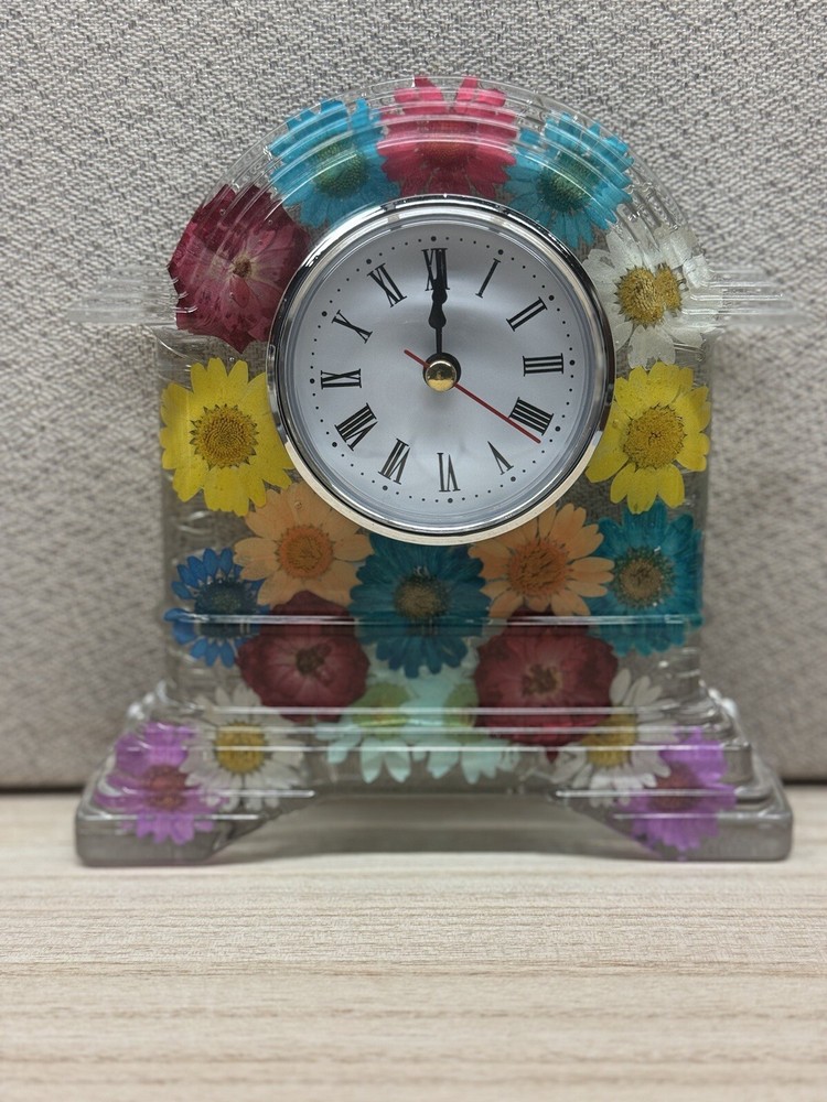 Handmade Resin Clock Real Pressed Flowers Table Clock