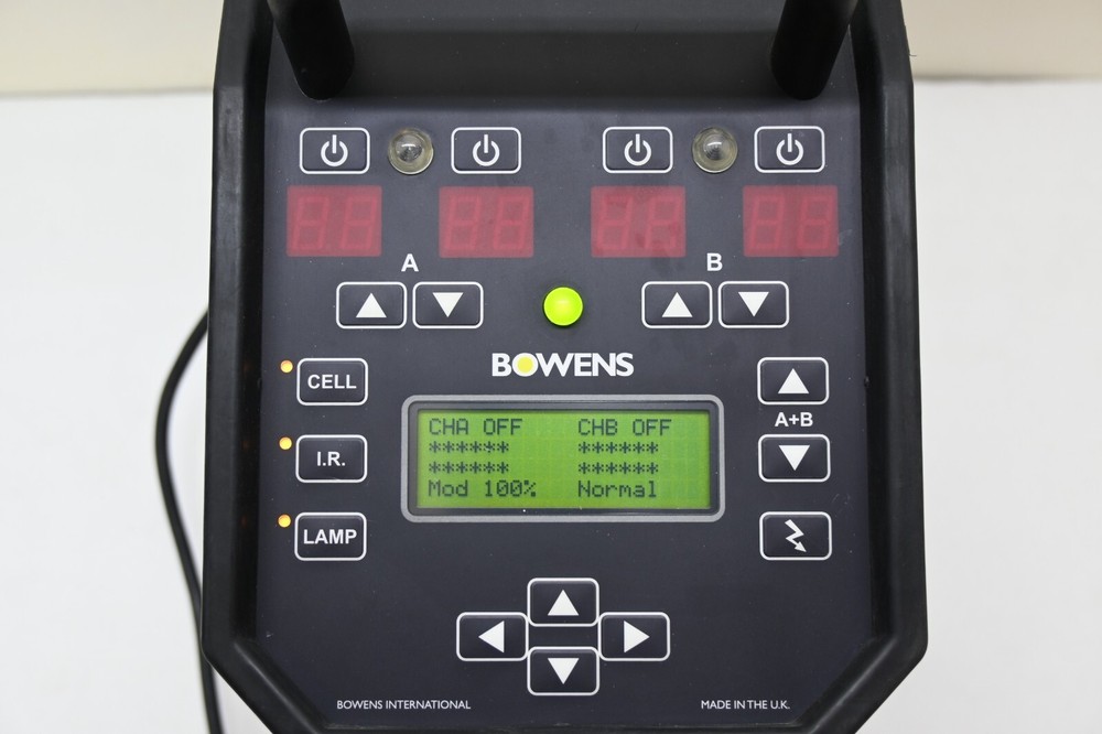 Bowens QuadX 3000 power pack