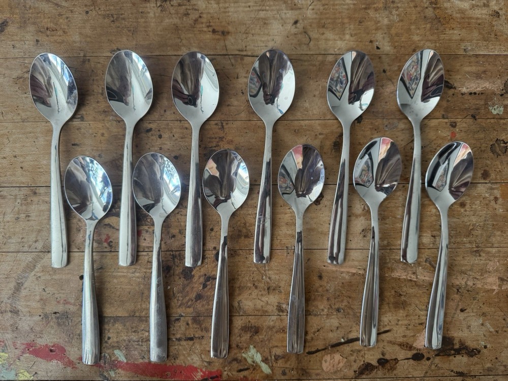 Oneida Strauss Stainless Flatware (set Of 46)