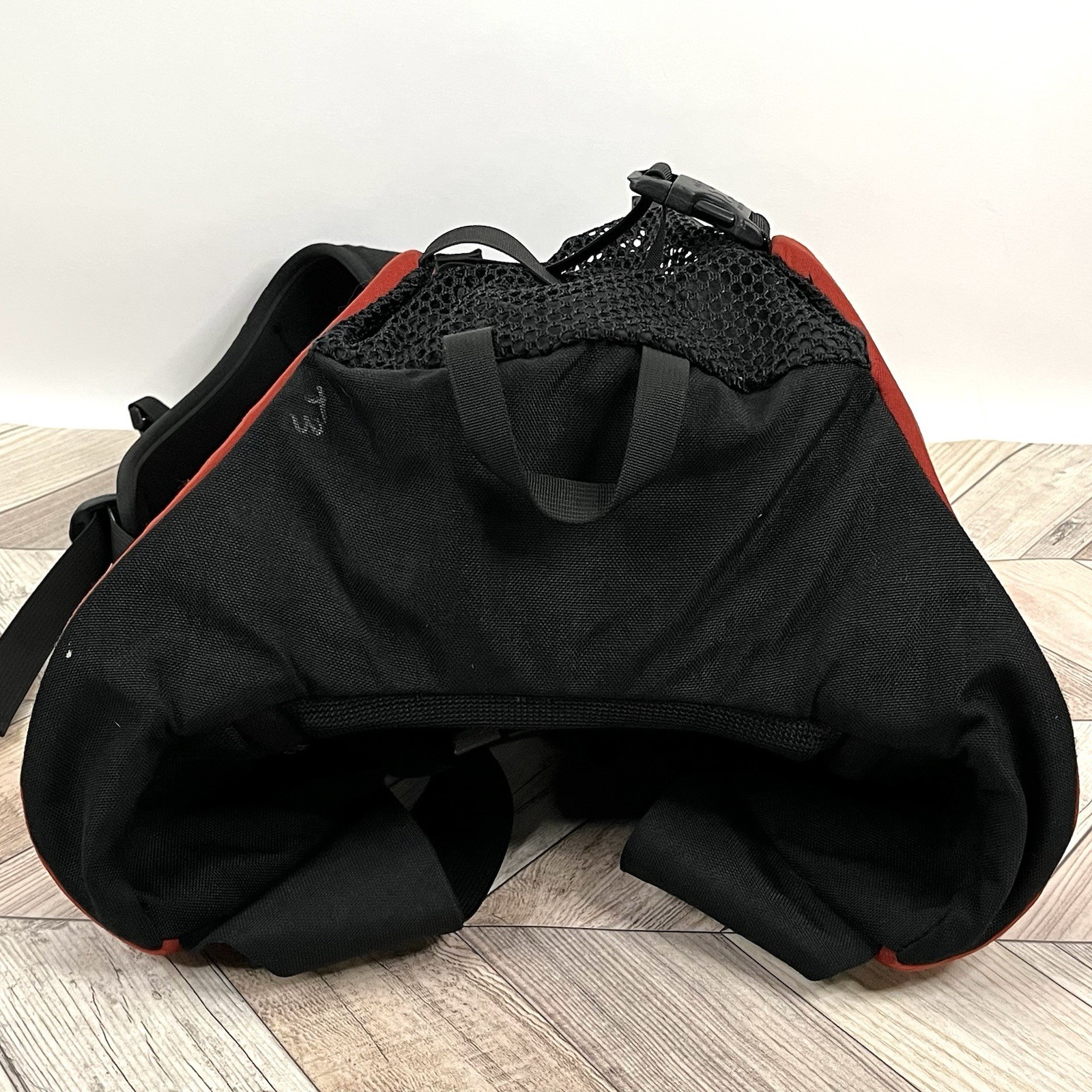 Osprey Skylark Backpack Colorado USA Orange Black Waist & Shoulder Strap Large