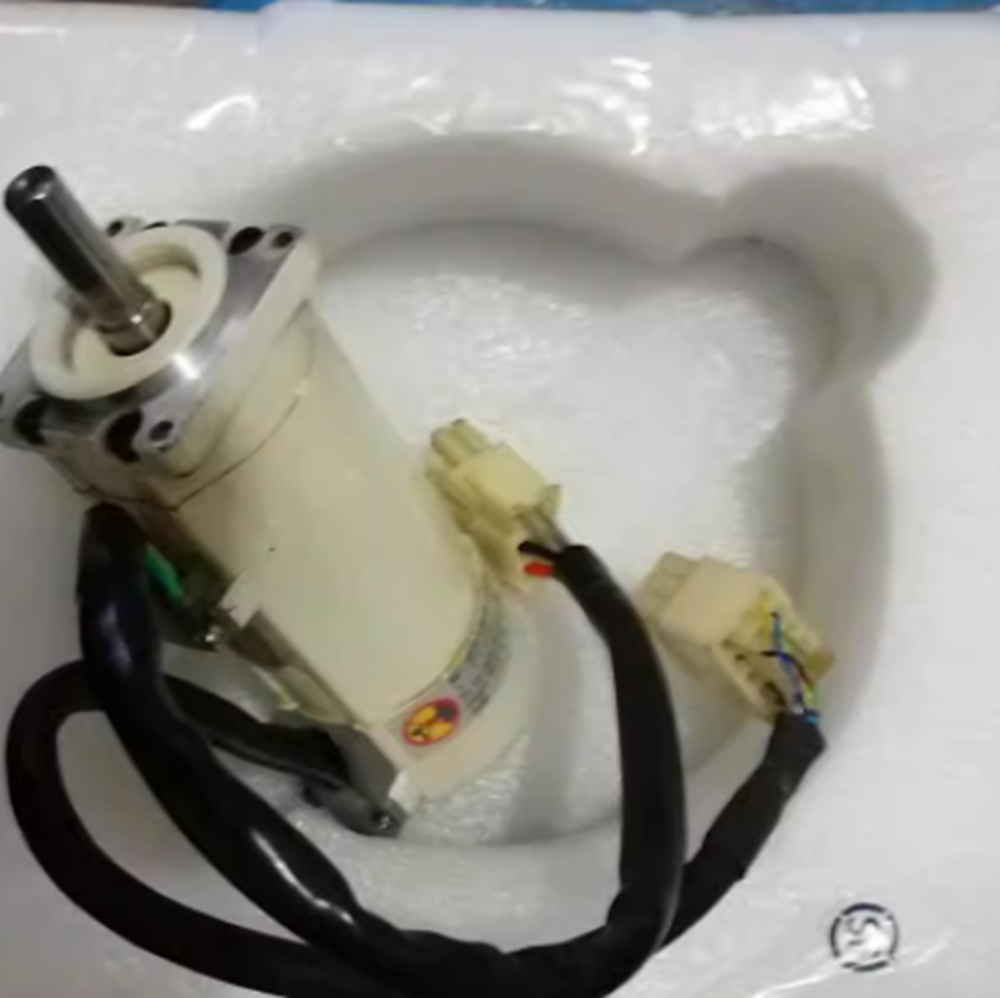 NEW PANASONIC MSMA5AZA1F Servo Motor