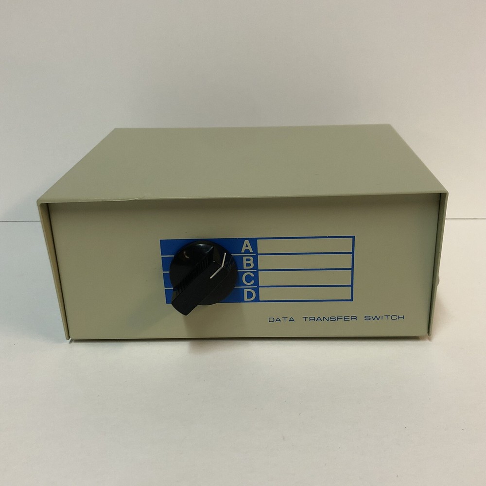 Data Transfer Switch DS25-4 4 Port Very Good Condition