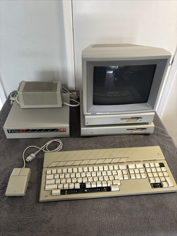Vintage Atari computer PS3000 Mega ST4 W/fast ICD Mouse Keyboard Power Pack Read