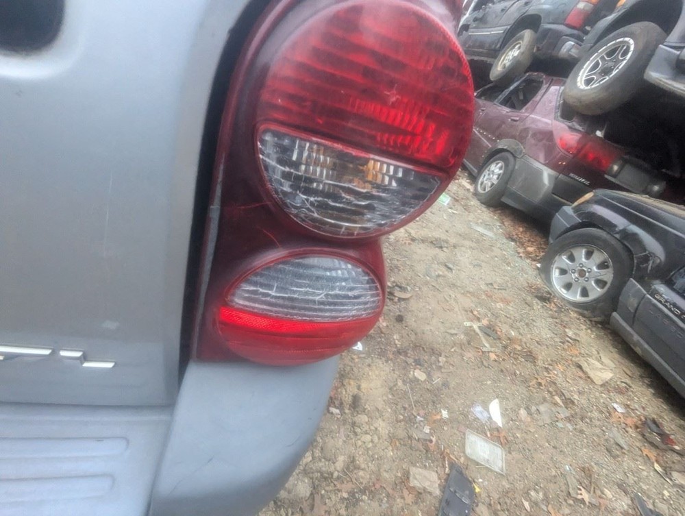 2006 LIBERTY Third Brake Light Tested OEM
