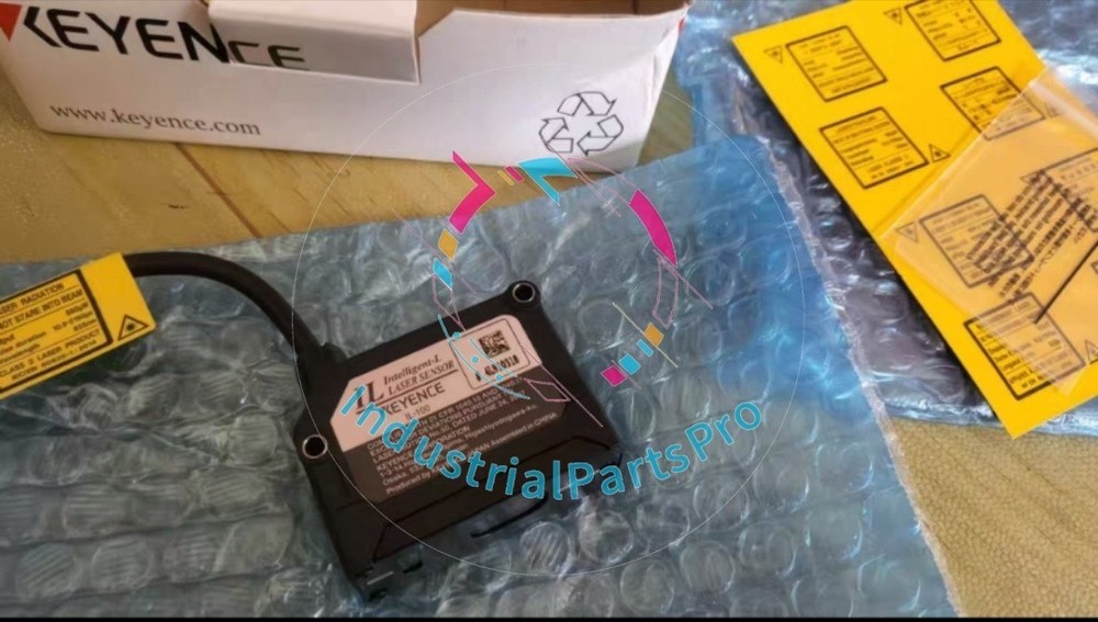 1PC New Keyence IL-100 Sensor New In Box IL-100