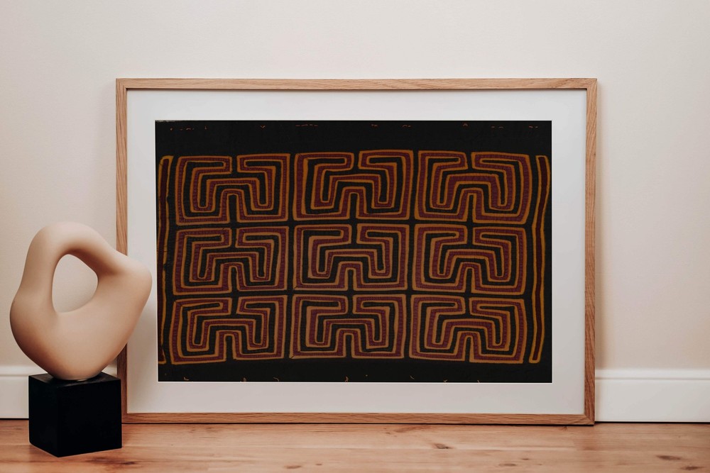 Black And Orange Classic Design Mola