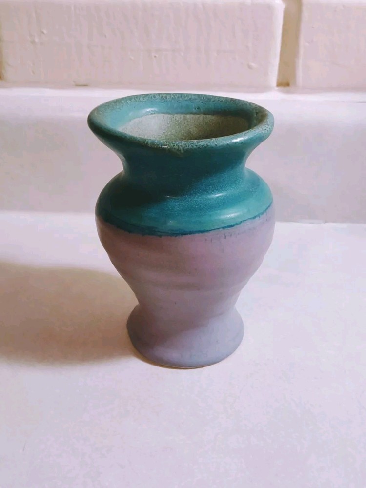 STUDIO HAND THROW GLAZED POTTERY VASE