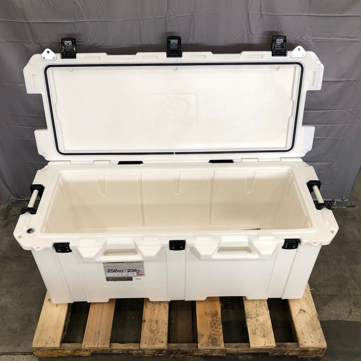 PELICAN Elite Outdoor Cooler 250QT White 200 Can Capacity**