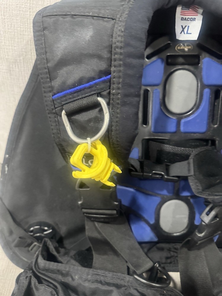 Dacor scuba diving Buoyancy Compensator Device (BCD)