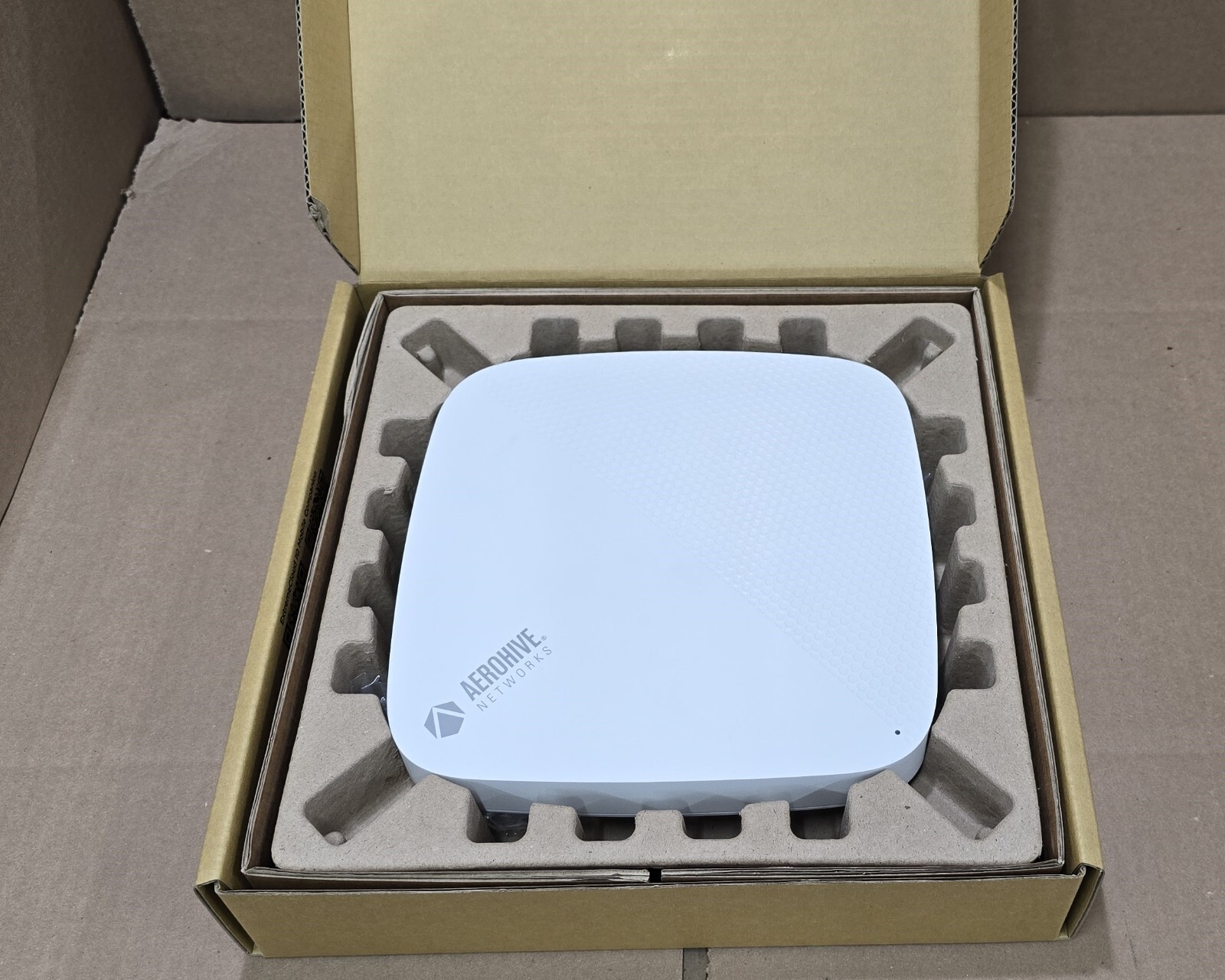 AEROHIVE AP650 Wireless Access Point In great condition. Includes Brackets