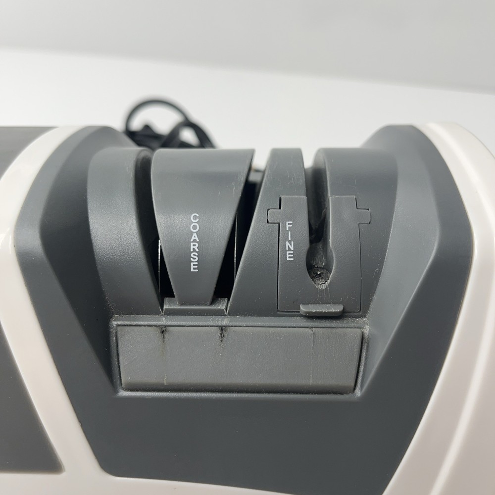 SMITHS 50378 Essentials Deluxe Diamond Electric Knife Sharpener