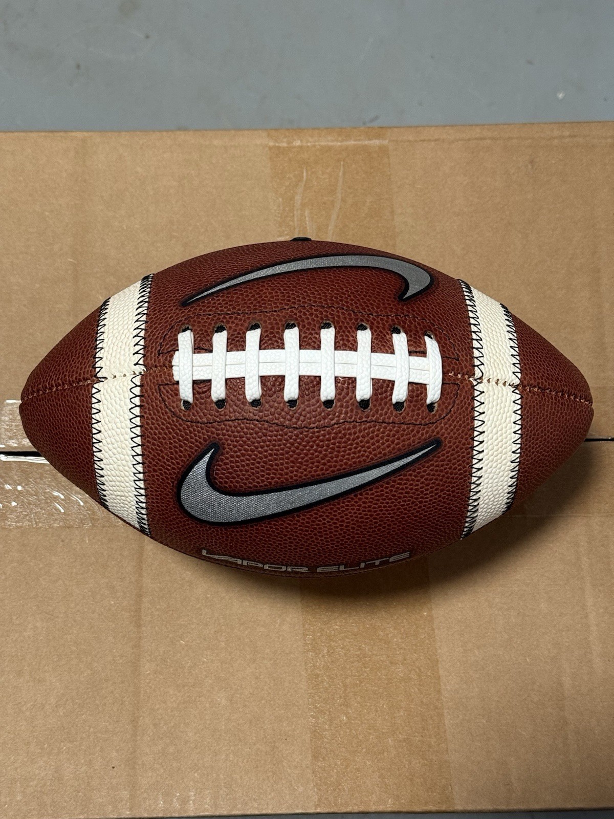 Nike Vapor Elite YOUTH Size Leather Football w/ White Pebble Lacing Brand New