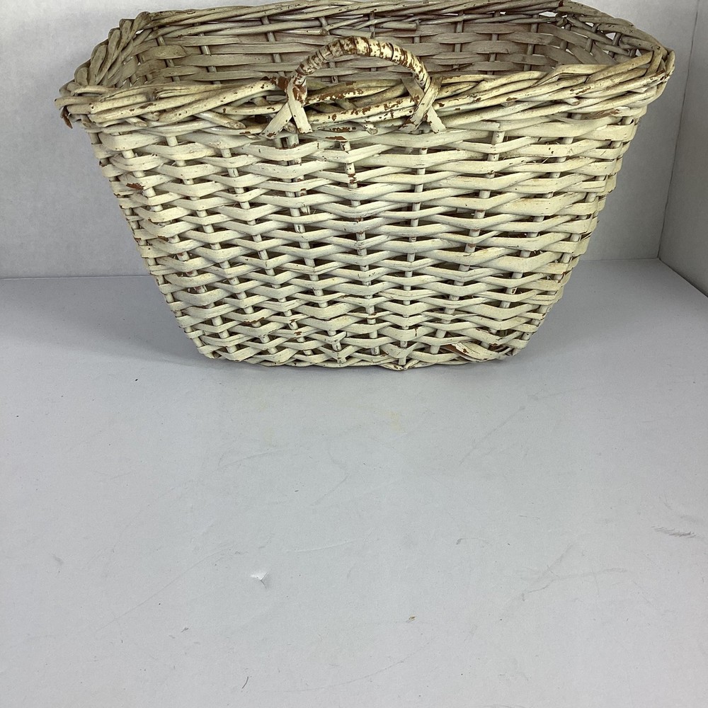 VTG Wicker Storage Container Front Handlebar Bicycle basket Needs Some Paint