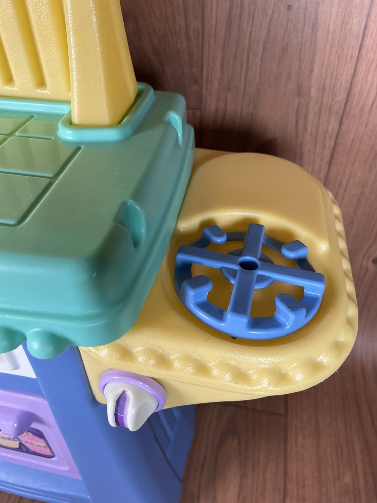 Little Tikes Cupcake Kitchen Retired Very Nice