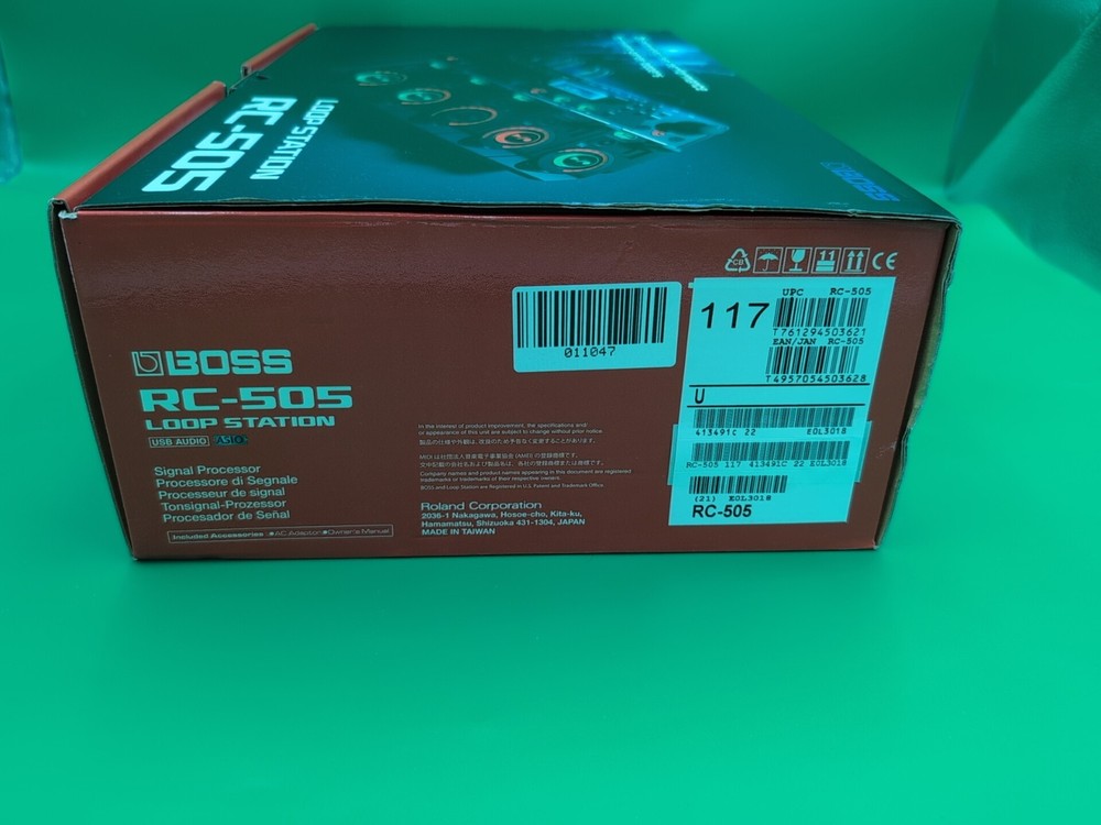 BOSS RC-505 MK1 Tabletop Looper with 5 Tracks and Multi-Effects