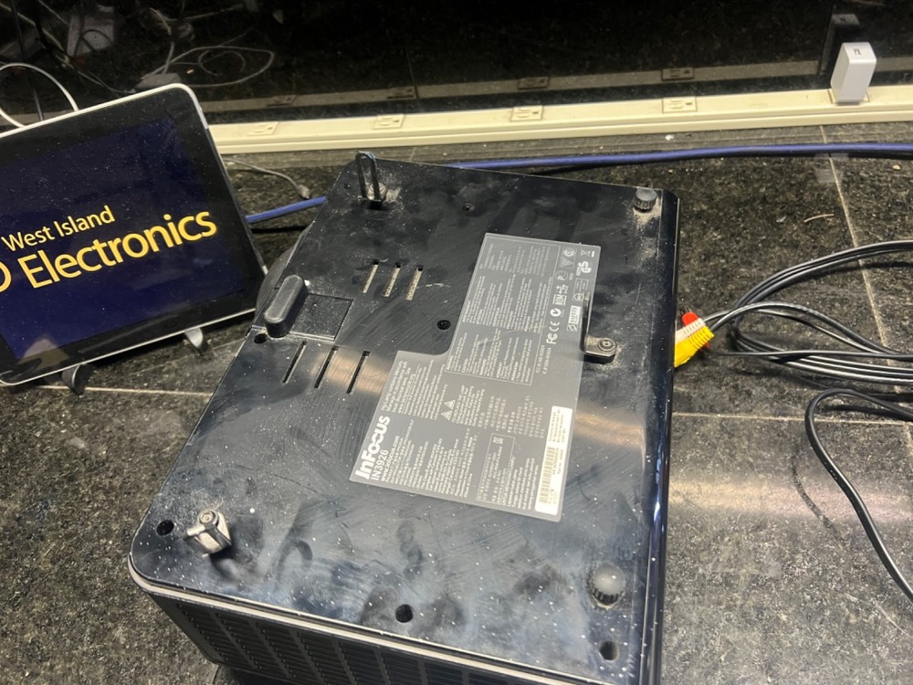 InFocus IN3926 DLP Projector 3000 ANSI Interactive 3D Ready 4k HDMI