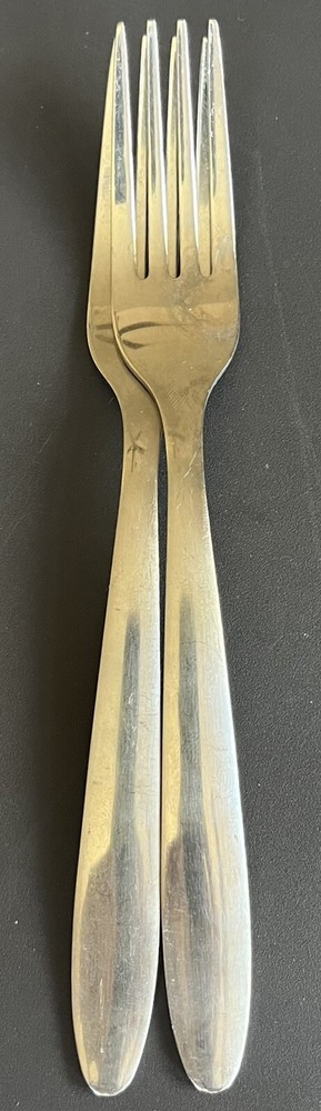 2 Oneida Glissade Stainless 8” Dinner Forks