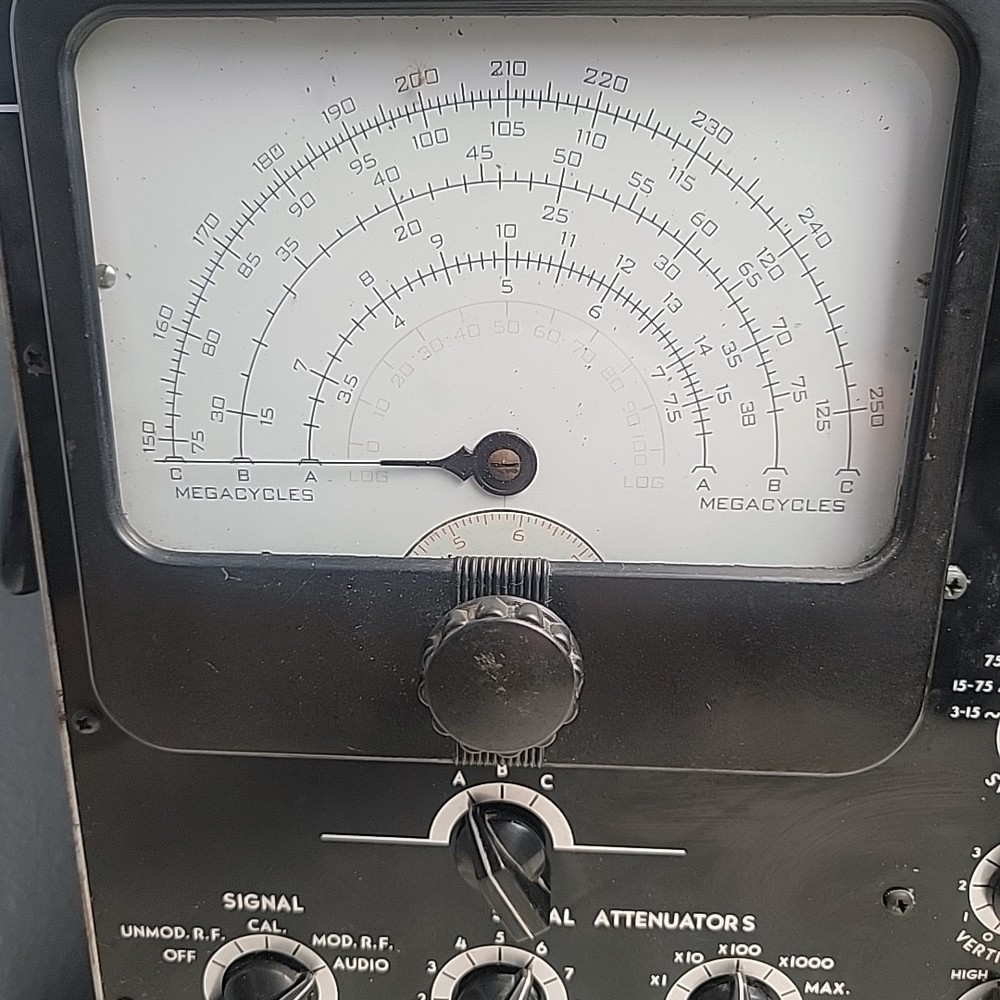 Simpson Model 480 FM-TV Genescope