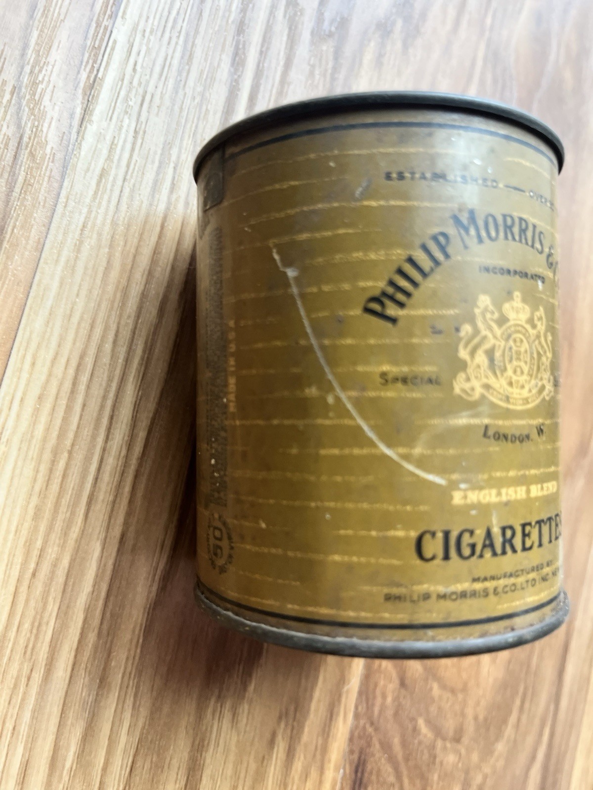 vintage phillip morris & co . cigarettes english blend metal tin