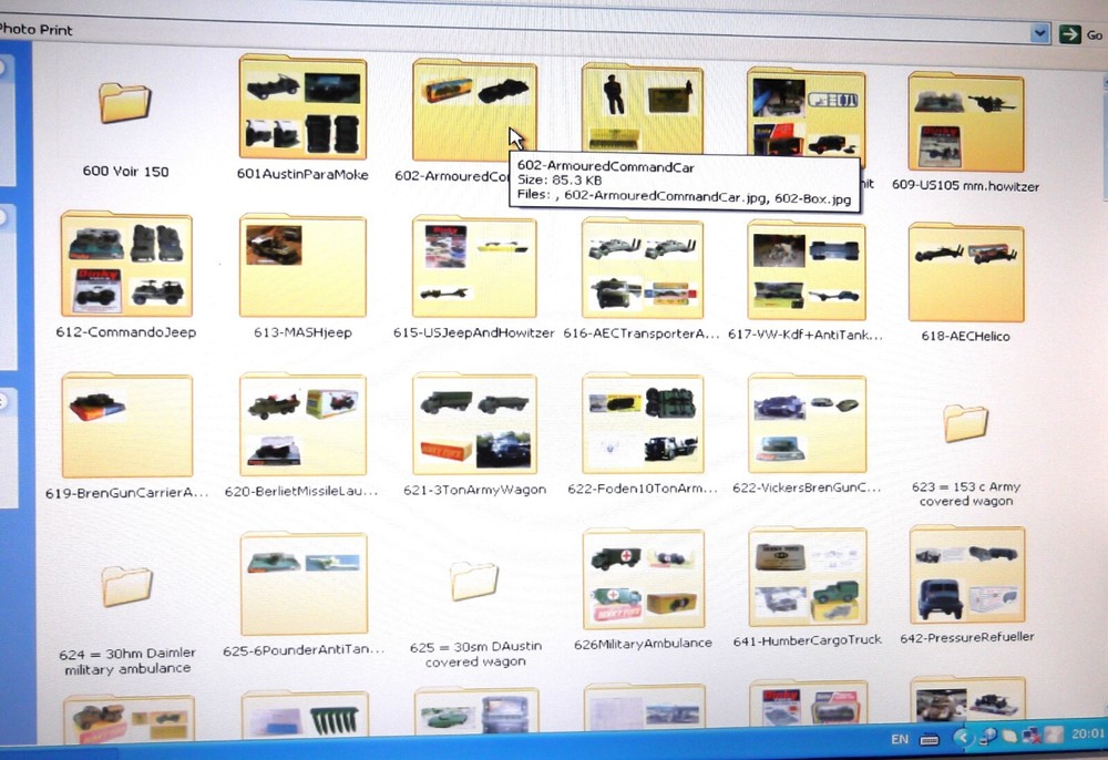 DINKY TOYS ENCYCLOPAEDIA [3]