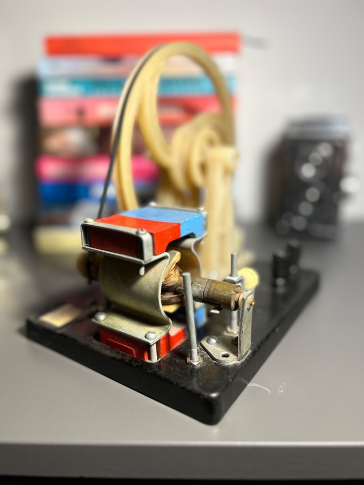 Vintage Soviet Union DC Motor Model – Educational Physics Demonstrator – Collect