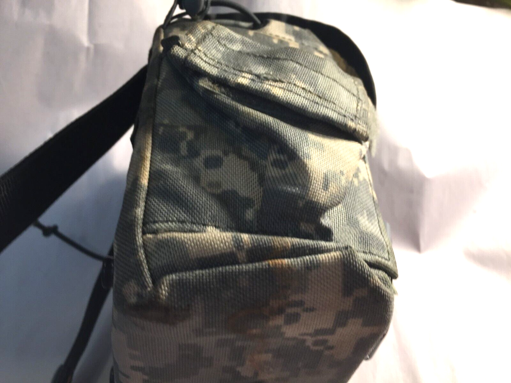 US Army Molle ll Pouch w/ side Pockets and hard plastic inside liner