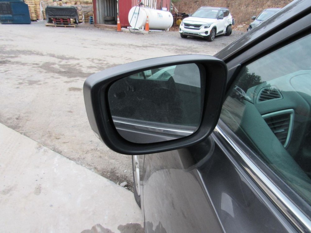 3 2017 Glove Box 1104505