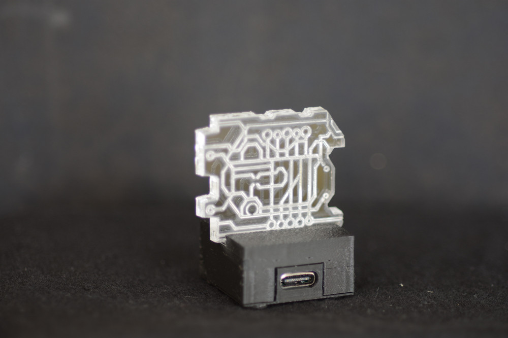 Stargate Atlantis prop mini control crystal with lit USB-C base