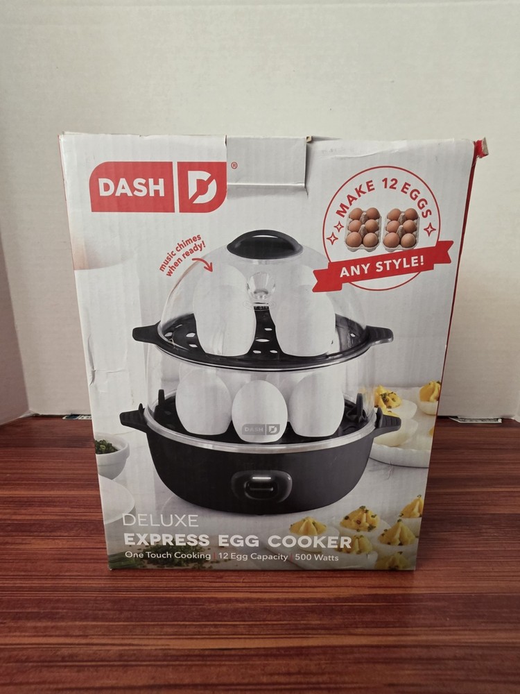 Dash Deluxe Express Egg Cooker