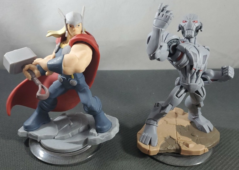 Disney Infinity Lot: Portal Pad, Figures, Power Discs & Crystals, Damaged #2