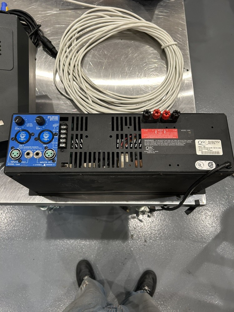 QSC MODEL 1200 200W PROFESSIONAL STEREO AMPLIFIER