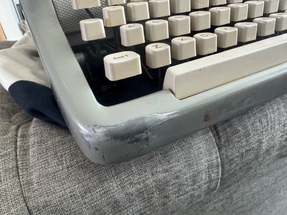 Vtg Royal Typewriter FPP