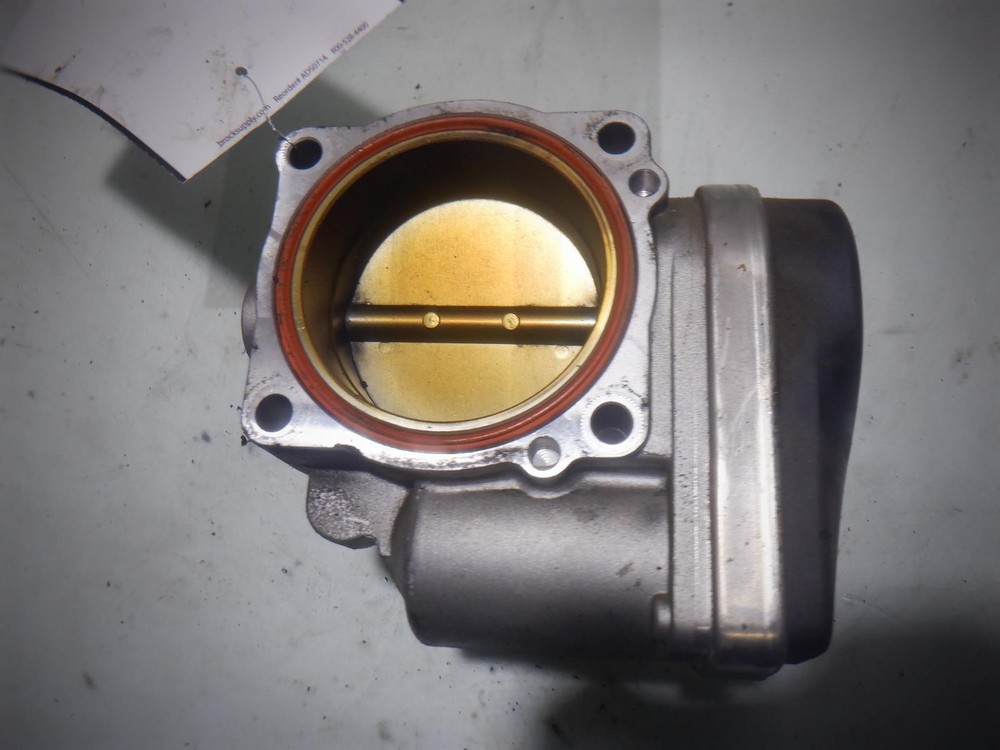 02 BMW 325i Throttle Body