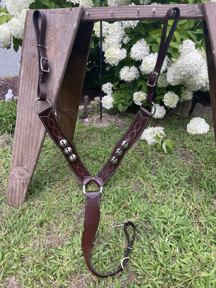 Leaders Western Breast Collar ~ High Quality With Bells!