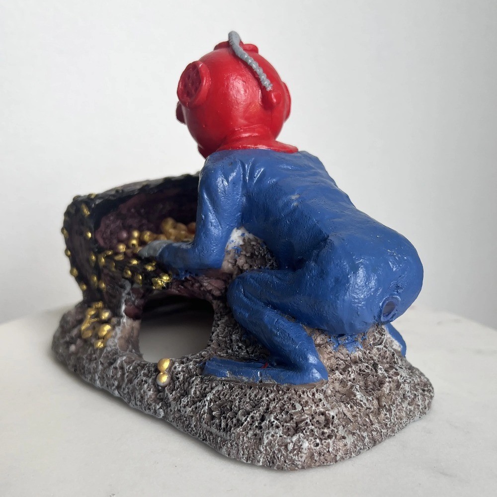 Gassy Diver Polyresin Aquarium Bubbling Ornament
