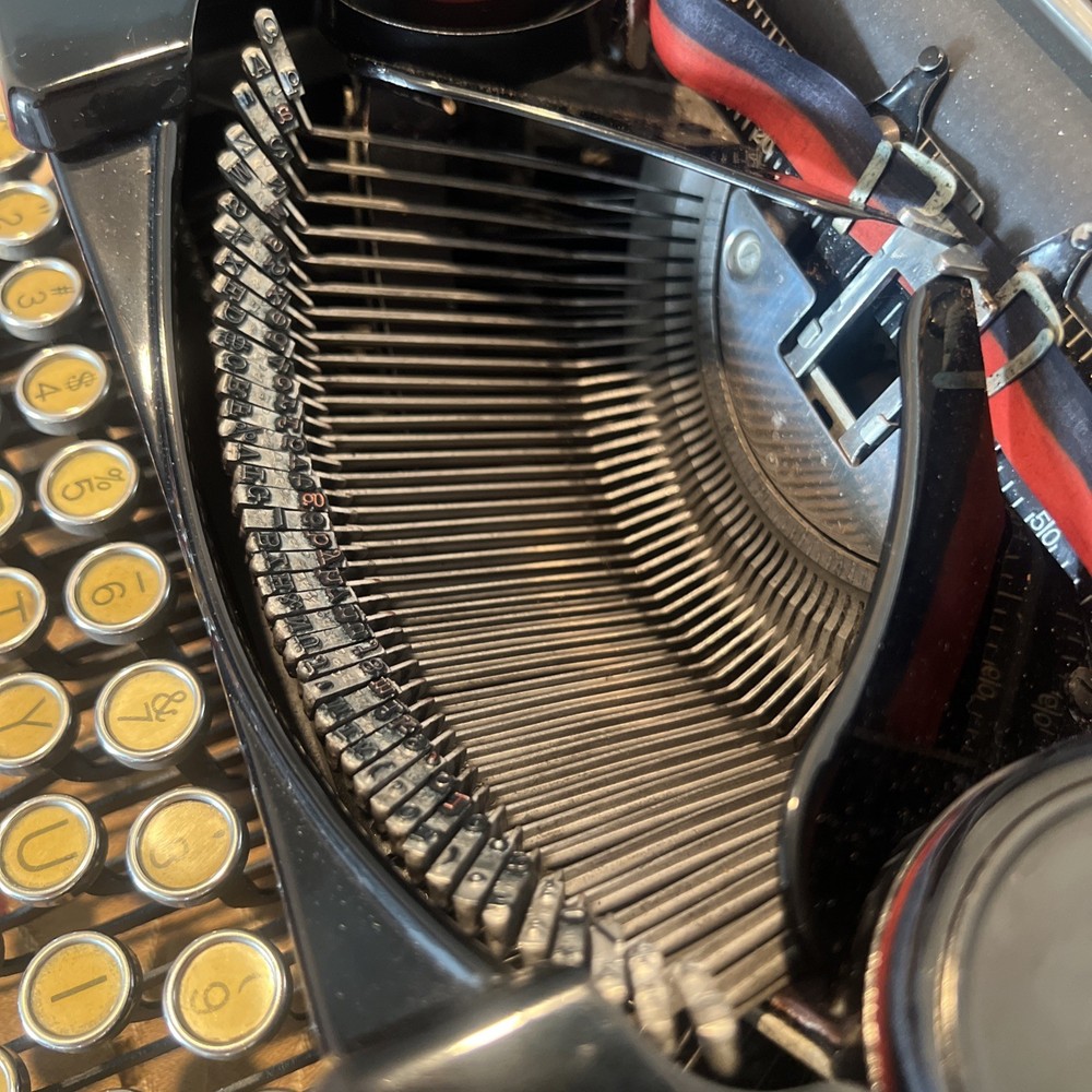 Royal Portable Typewriter 1934 Model with Original Case