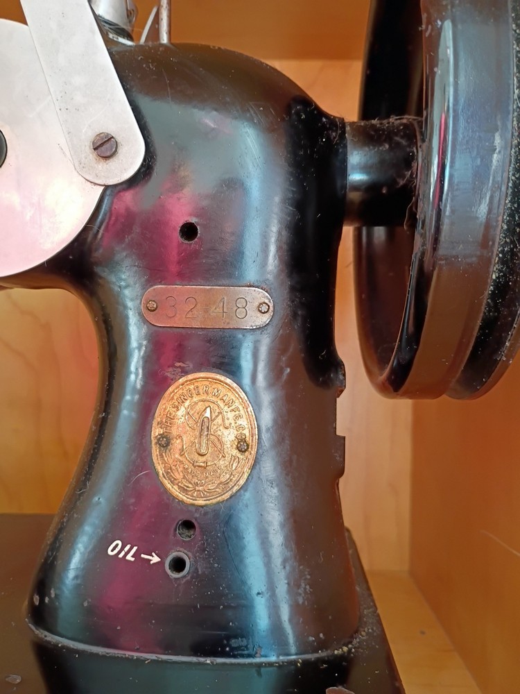 Singer 32-48 Industrial Sewing Machine