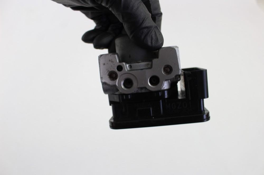 13-15 Honda CBR500R Abs Control Module Pump
