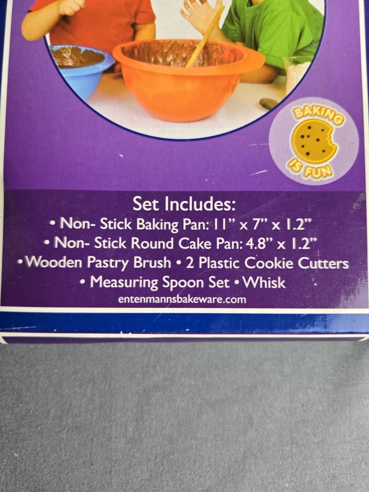 Kids Bakeware set, Entenmann's Minis 7 Piece bakeware set