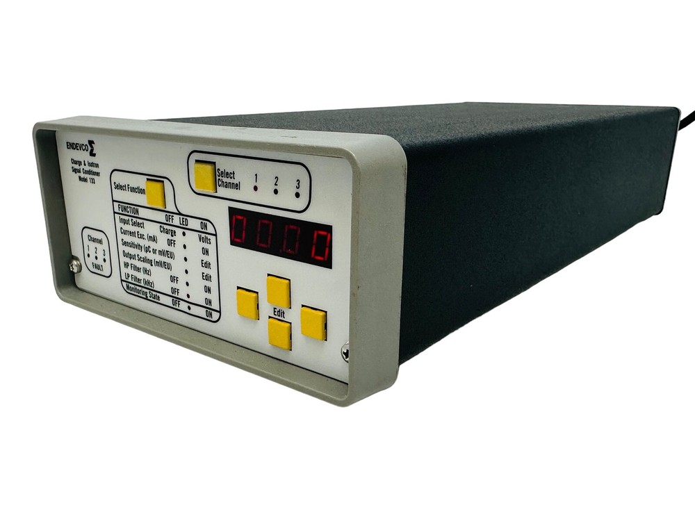 ENDEVCO MODEL 133 CHARGE & ISOTRON SIGNAL CONDITIONER