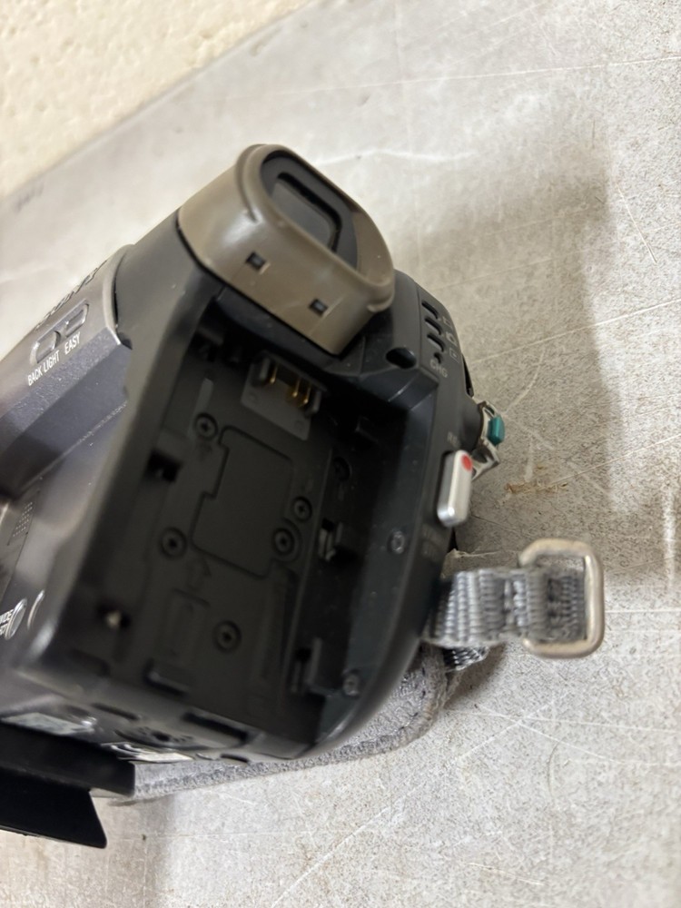 Sony DCR-DVD202E Camcorder Untested No Battery Spares Or Repairs ?