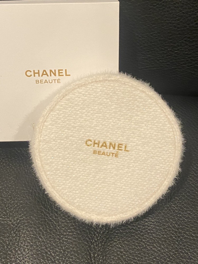 CHANEL Pouch Gift Holiday